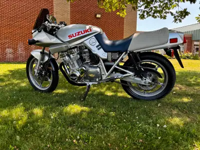 1882 GsxS750, excellent condition, totally disassembled blasted and refinished, new grommets, bearin...