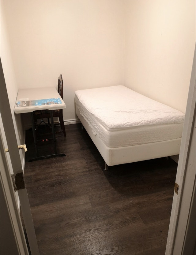 Furnished bedroom for rent September 1 all inclusive Room Rentals