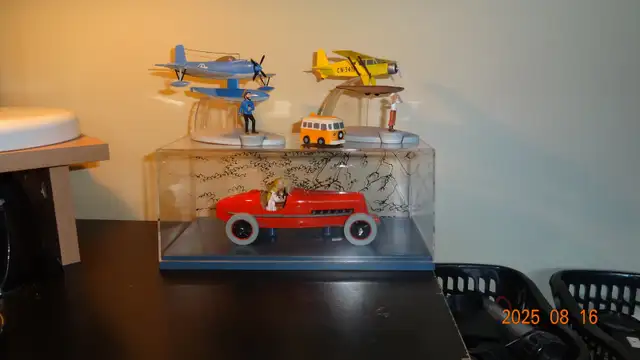 Tintin voitures et avions ( 1/24 in Arts & Collectibles in Longueuil / South Shore - Image 3