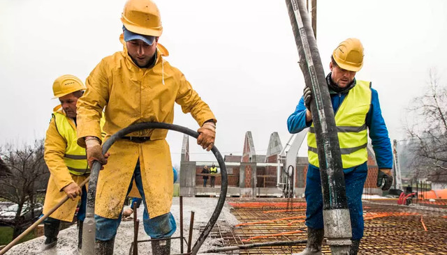 constuction labour looking for   work in Construction & Trades in City of Toronto