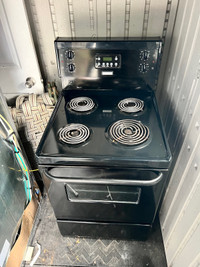 24” inch Frigidaire stove Electric like new 