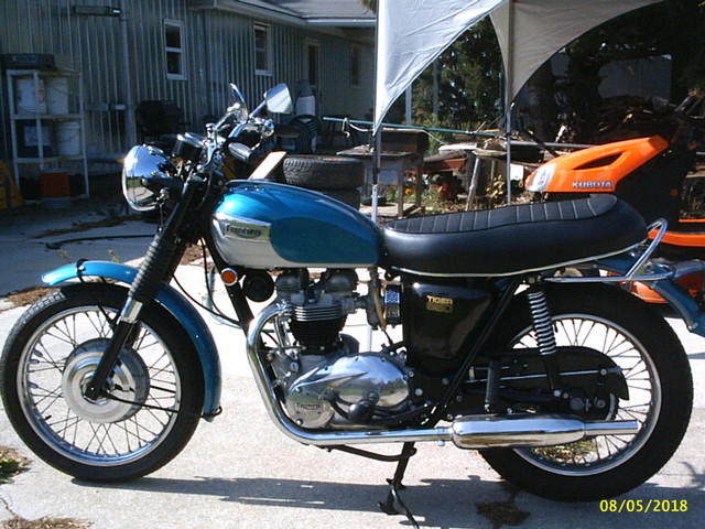 1970 Triumph Tiger 650 in Street, Cruisers & Choppers in Grand Bend - Image 2