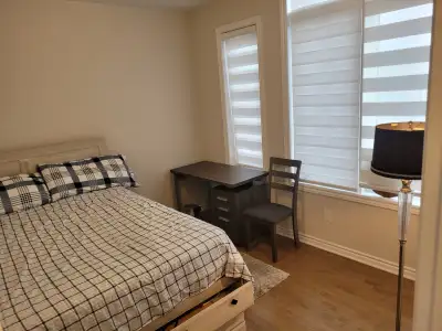 Bright, clean and comfortable private room available in a quiet house. ✅ Queen-size bed ✅ Smart TV ✅...