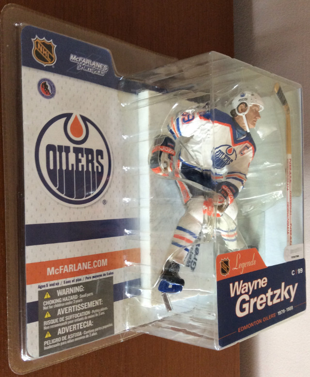 McFarlane Wayne Gretzky Chase NHL Edmonton Oilers in Arts & Collectibles in New Glasgow - Image 4