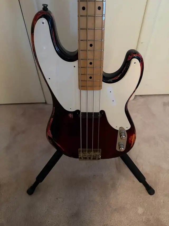Fender Squier Bass Guitar in Guitars in North Bay - Image 4