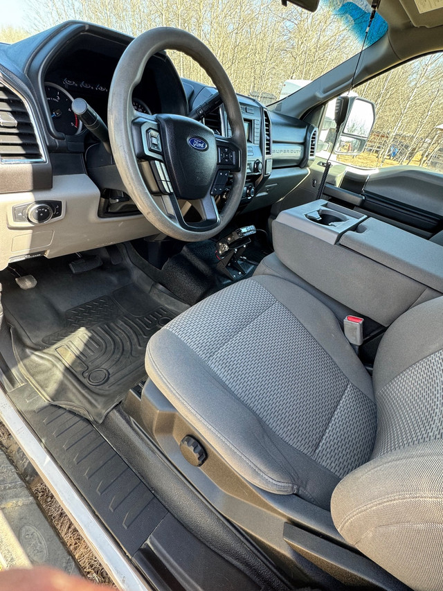 2017 Ford F550 4x4 6.7 powerstroke in Cars & Trucks in Strathcona County - Image 2