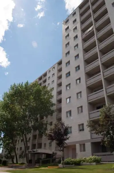 Apartment Available – Chelsea Place 1 Address: 130 Beliveau Road, Winnipeg, MB R2M 1S7 Conveniently...