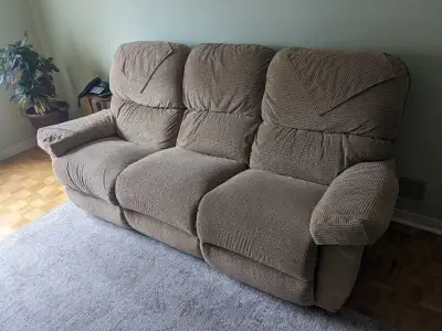 Pet free & Smoke free * Colour: Tan * Reclining Function: Yes, on multiple seats 86" W x 32" D x 42"...