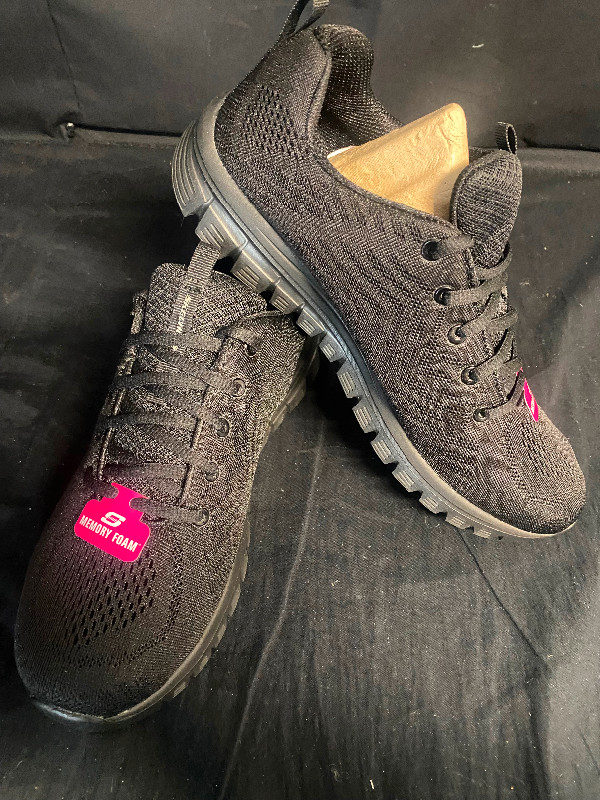 New Sketchers Ladies Size 10 Sneakers in Women's - Shoes in Moncton