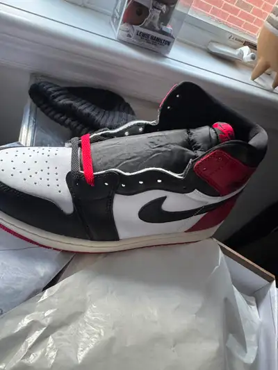Jordan 1 Retro high reimagined black toe size 10, View more