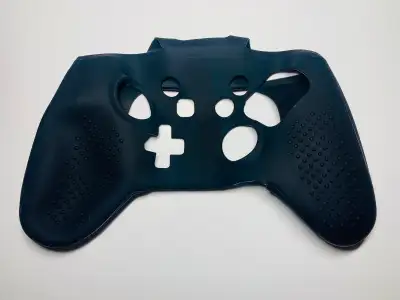 NINTENDO SWITCH-PRO CONTROLLER SILICONE PROTECTOR (NEW) (C006), View more