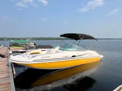 With all the features you need to make the most of your weekends, this 2014 Hurricane SunDeck 217 I/...