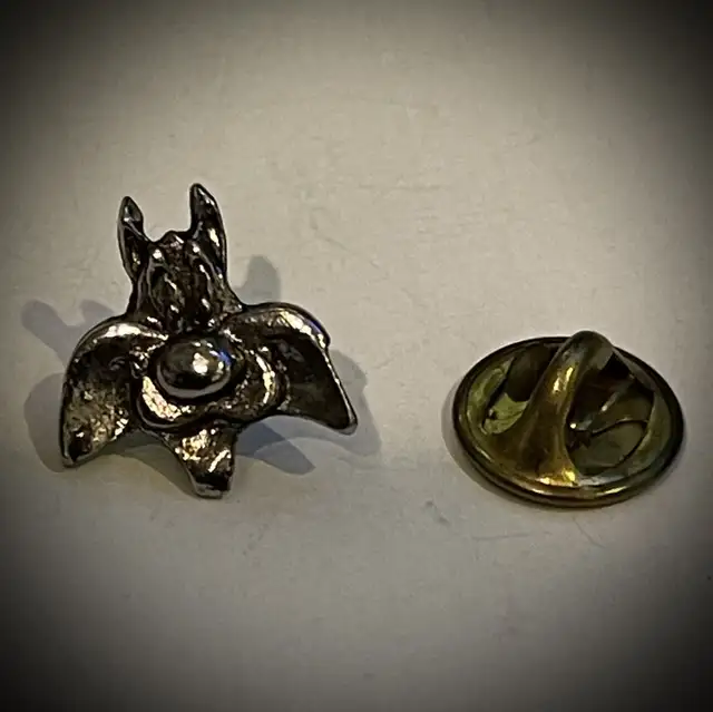 Bugs, Lola Bunny and Sylvester Silver Pins • Lot of Three in Jewellery & Watches in Kitchener / Waterloo - Image 10