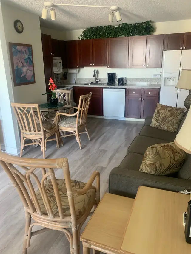 Hawaii Winter Escape - Waikiki in Hawaii in Canada - Image 4