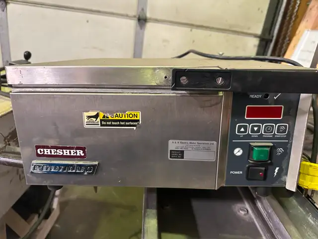 Roundup Food Warmer Steamer 120V in Irons & Garment Steamers in Dartmouth - Image 3