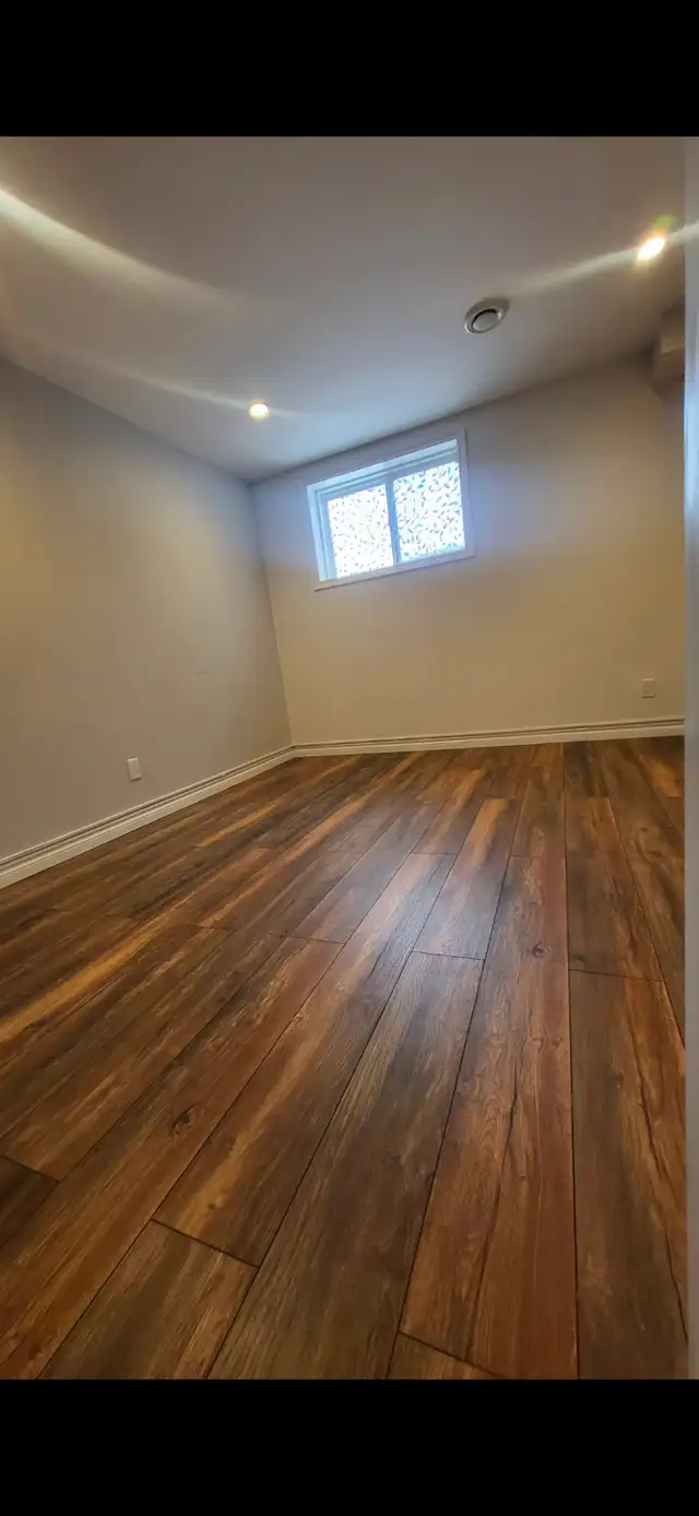 Large bright room for rent with living room & 4 piece bathroom in Room Rentals & Roommates in Belleville - Image 3