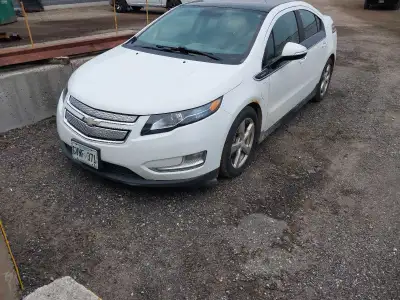 2012 Chevy volt AS-IS - will need work. -Brand new headlight -Needs rear brakes -Minor rust on fende...