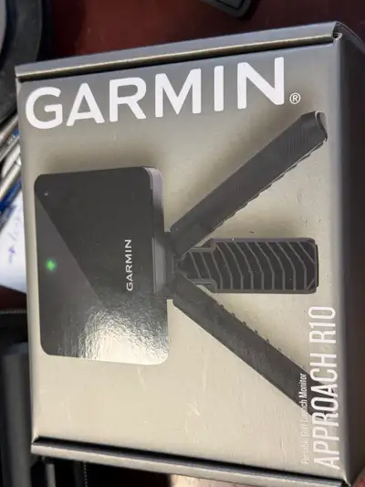 Garmin R10 launch monitor, View more