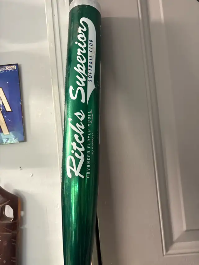Louisville Slugger TPS Softball Bat in Baseball & Softball in Oakville / Halton Region - Image 5