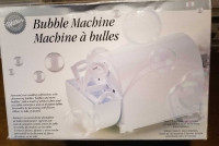 Wilton Battery Operated Compact Bubble Machine