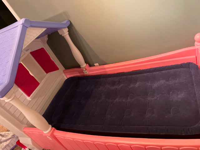 Little Tikes Cottage Bed in Beds & Mattresses in Windsor Region