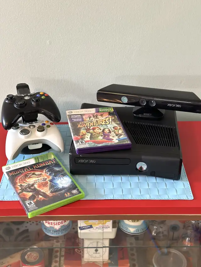 Console XBOX 360 avec Détecteur Kinect et 2 Jeux in XBOX 360 in Longueuil / South Shore - Image 2