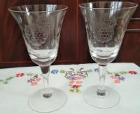 Vintage Wine Glasses Cornflower design