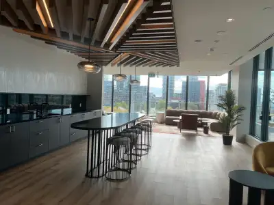 Enjoy downtown living in this bright and stylish 1+1 condo located in the vibrant King West area! •...