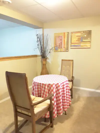 Located in Coventry Hill, a very clean and quiet basement, (1000 square feet)，fully furnished, ready...
