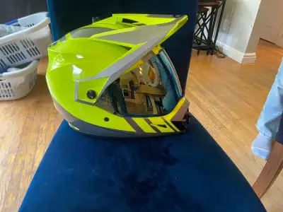 selling my BELL MX-9 Adventure helmet.size XL Very good condition. used three seasons . non-smoker....
