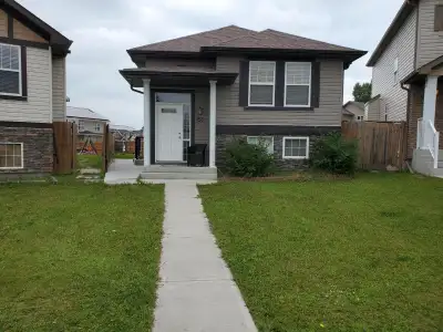 Bi-level, Main-Floor, 3 Bedrooms, 2 Full Washrooms, July 01 2025