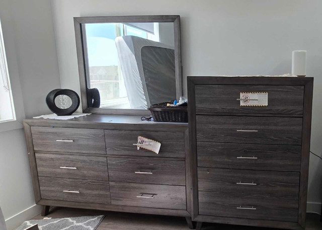 Full Bedroom SetFull King-Size Bedroom Set in Multi-item in Edmonton