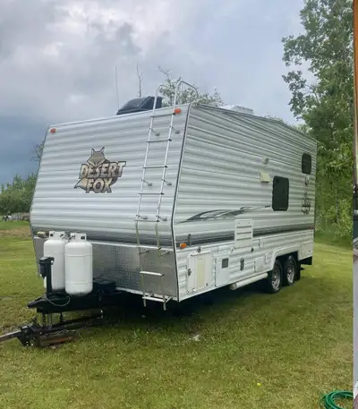 2004 Northwood Desert Fox 17 foot Toy Hauler Here is your chance to own a compact easy to maneuver t...