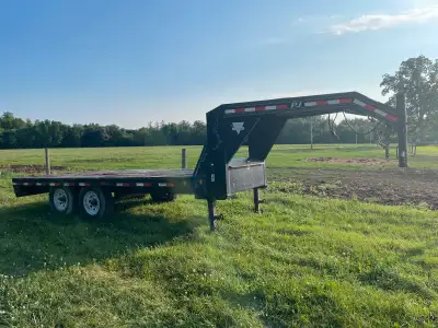 In very good shape, no rot. Surface rust and wear to be expected for its age. 2009 trailer. Saftey e...