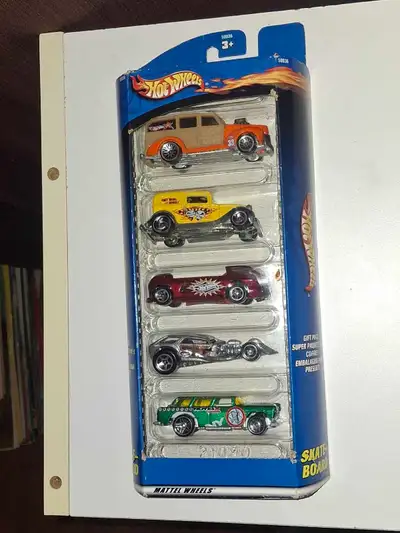 - Skateboard Hot Wheels 5 pack (2000) package has wear - 1/64 scale diecast cars - $12 - Includes th...