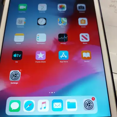 iPad Mini 2 32GB Unlocked + Case (Good Condition), View more