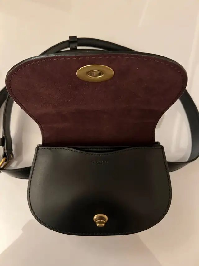 Coach saddle bag - belt or crossbody in Women's - Bags & Wallets in City of Toronto - Image 5