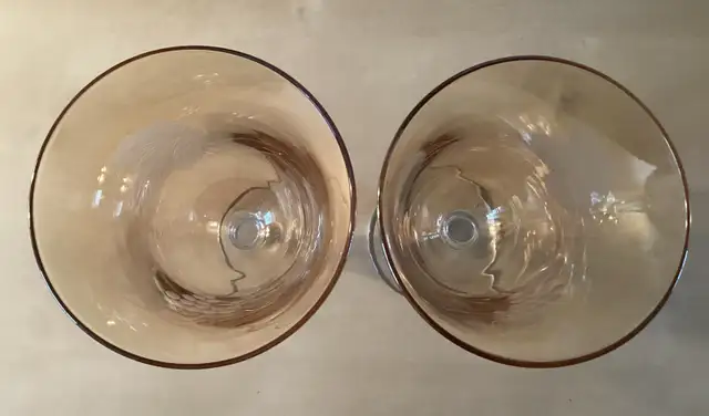 PRICE DROP! 2 Vintage Crystal Golden Amber Etched Wine Glasses in Kitchen & Dining Wares in West Island - Image 4