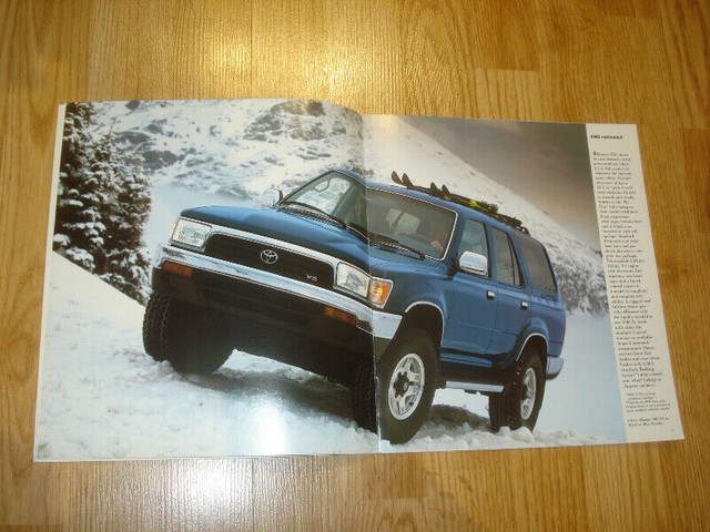 1993 Toyota 4Runner SR5 brochure in Other in Kitchener / Waterloo - Image 3