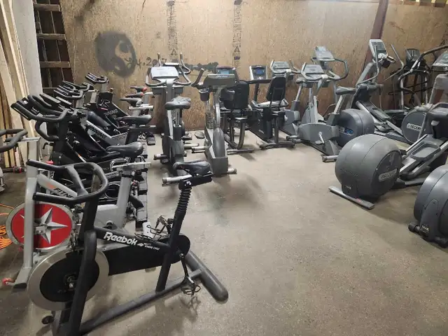 WAREHOUSE BLOW OUT SALE, ELLIPTICALS, BIKES, & MORE !!! in Exercise Equipment in Cambridge - Image 4