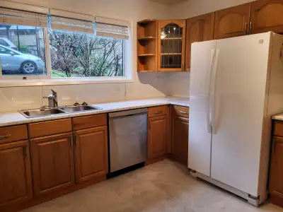 Amazing location in Simon Fraser Hills – spacious (1,900 ft2) 3 bedroom / 1.5 bathroom townhouse in...