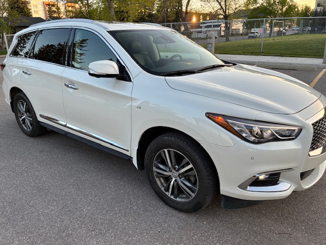 2020 QX60 - Loaded, 2sets of tires & rims, ext. warranty in Cars & Trucks in Calgary - Image 2
