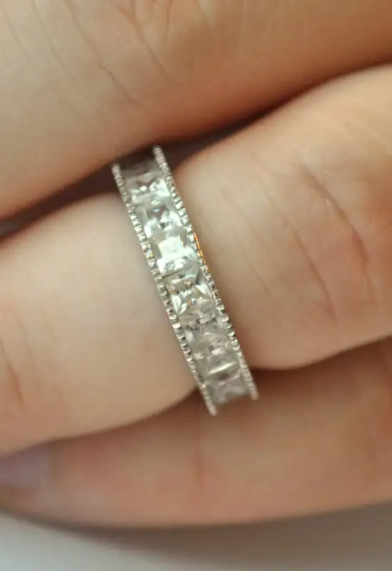 14K GOLD ETERNITY RING in Jewellery & Watches in Ottawa - Image 2