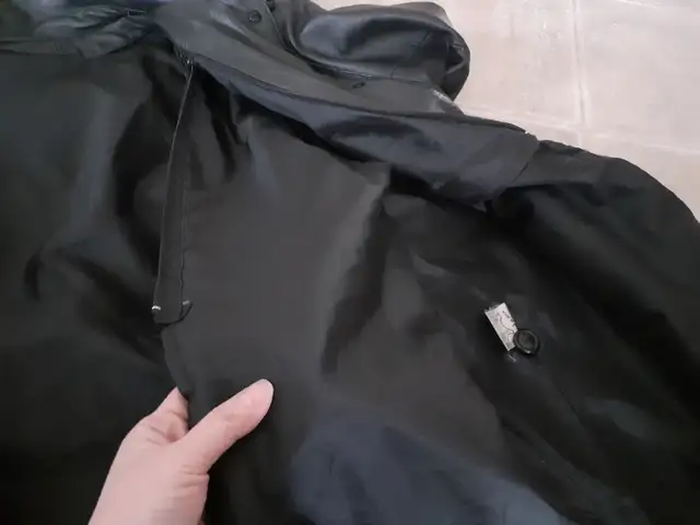 women winter leather jacket in Women's - Tops & Outerwear in Calgary - Image 4