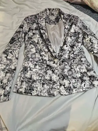 Women’s ‘Guess’ Sz 6 Balzer -25$ , View more