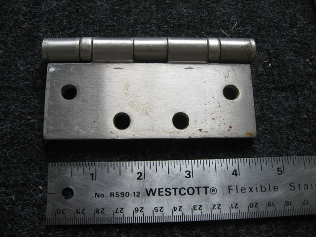 Lot of 6 Heavy Duty Door Hinges 4.5"x1.75"  USED dans Portes, fenêtres et moulures  à Ouest de l’Île - Image 3