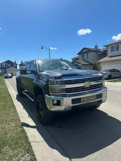 Chevrolet 3500 LTZ Duramax – 8’ Box | Deleted & Tuned | Fully Loaded lowest priced duramax in Albera...