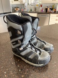 Morrow Snowboard Boots - Kids Size 5
