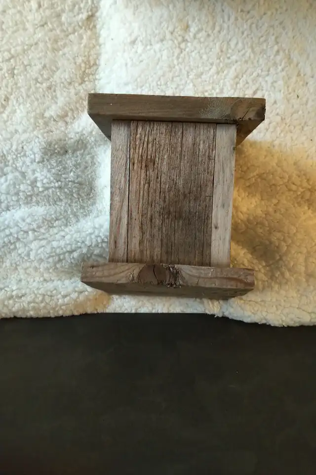 Unique Wooden Outhouse Bird houseCA$32 in Outdoor Décor in City of Toronto - Image 5