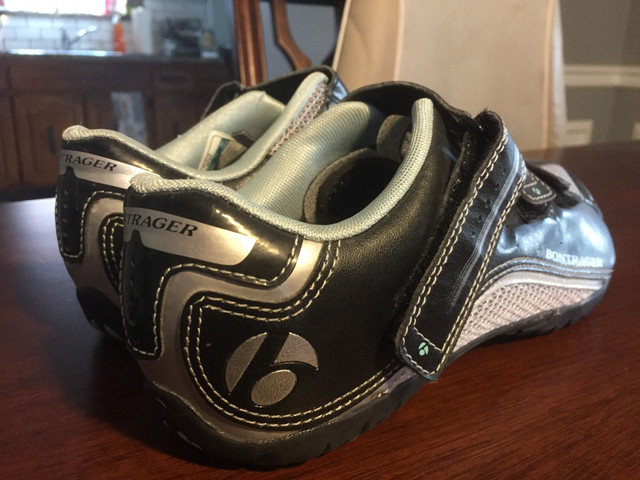 WOMENS CYCLING SHOES BONTRAGER SOLTICE SIZE 7.5 EURO 39 in Clothing, Shoes & Accessories in City of Toronto - Image 2